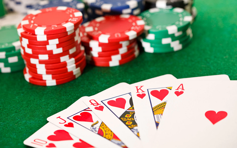 Chơi poker vớ ngay trăm triệu Chơi poker vớ ngay trăm triệu